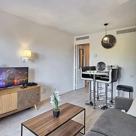 Lx153 Clim Balcon & Piscine - 2mn Des Plages アパート