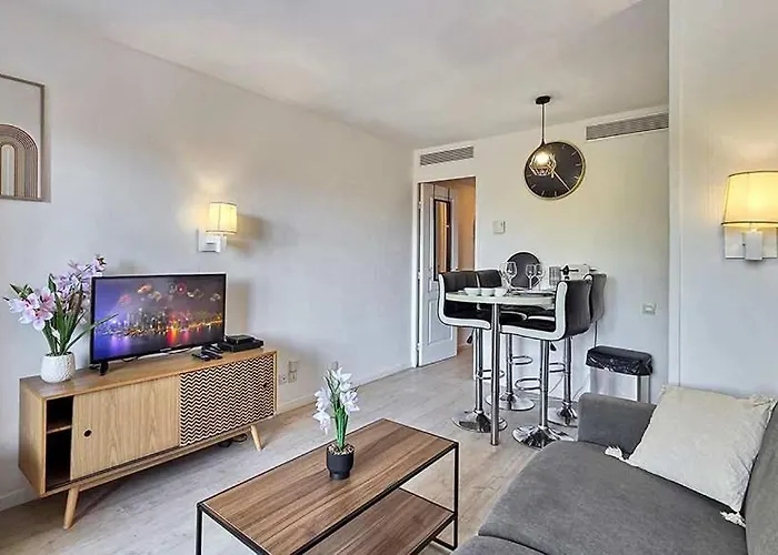 Lx153 Clim Balcon & Piscine - 2mn Des Plages Apartamento